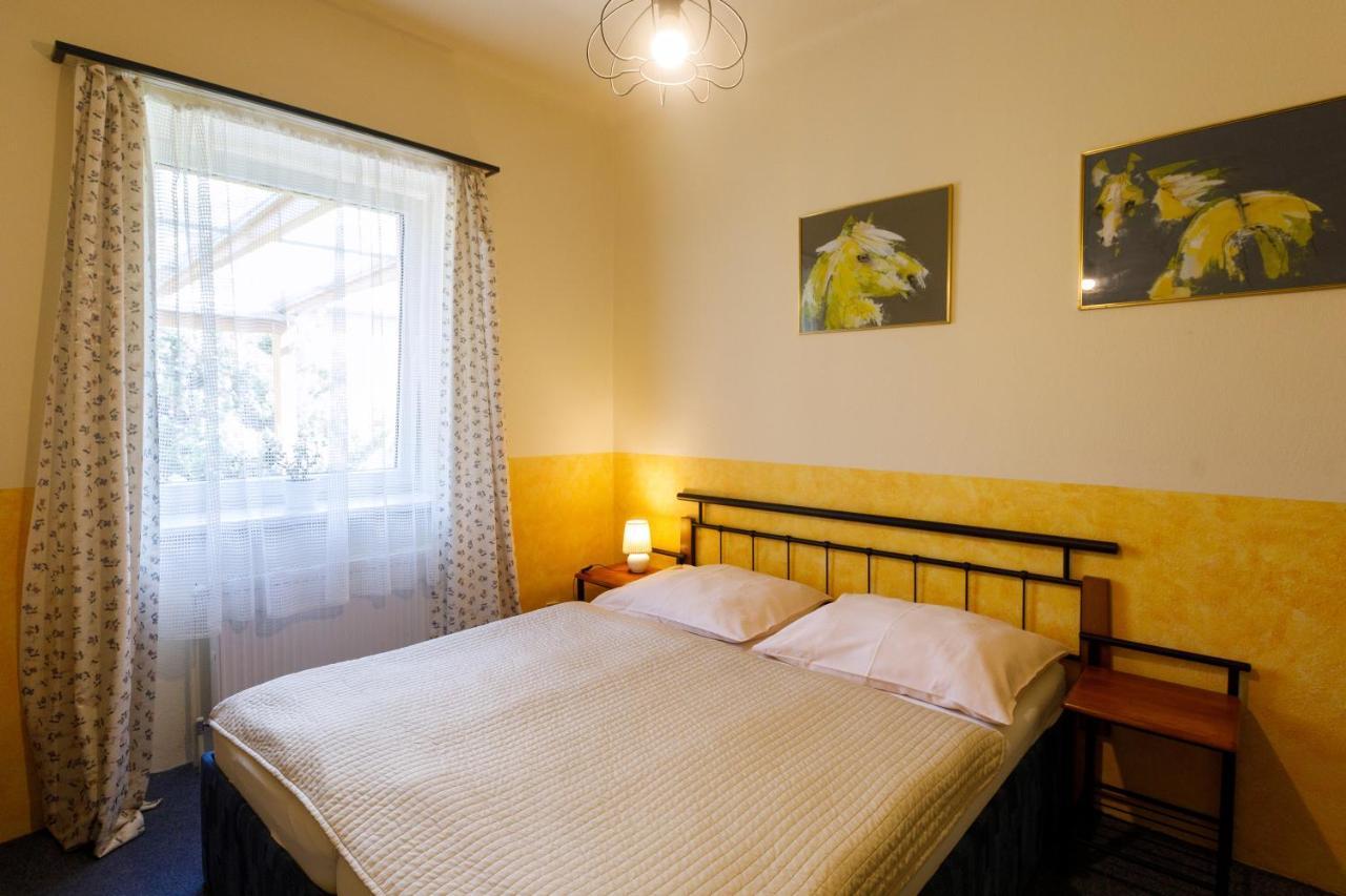 Hotel Atlas Ceske Budejovice Luaran gambar