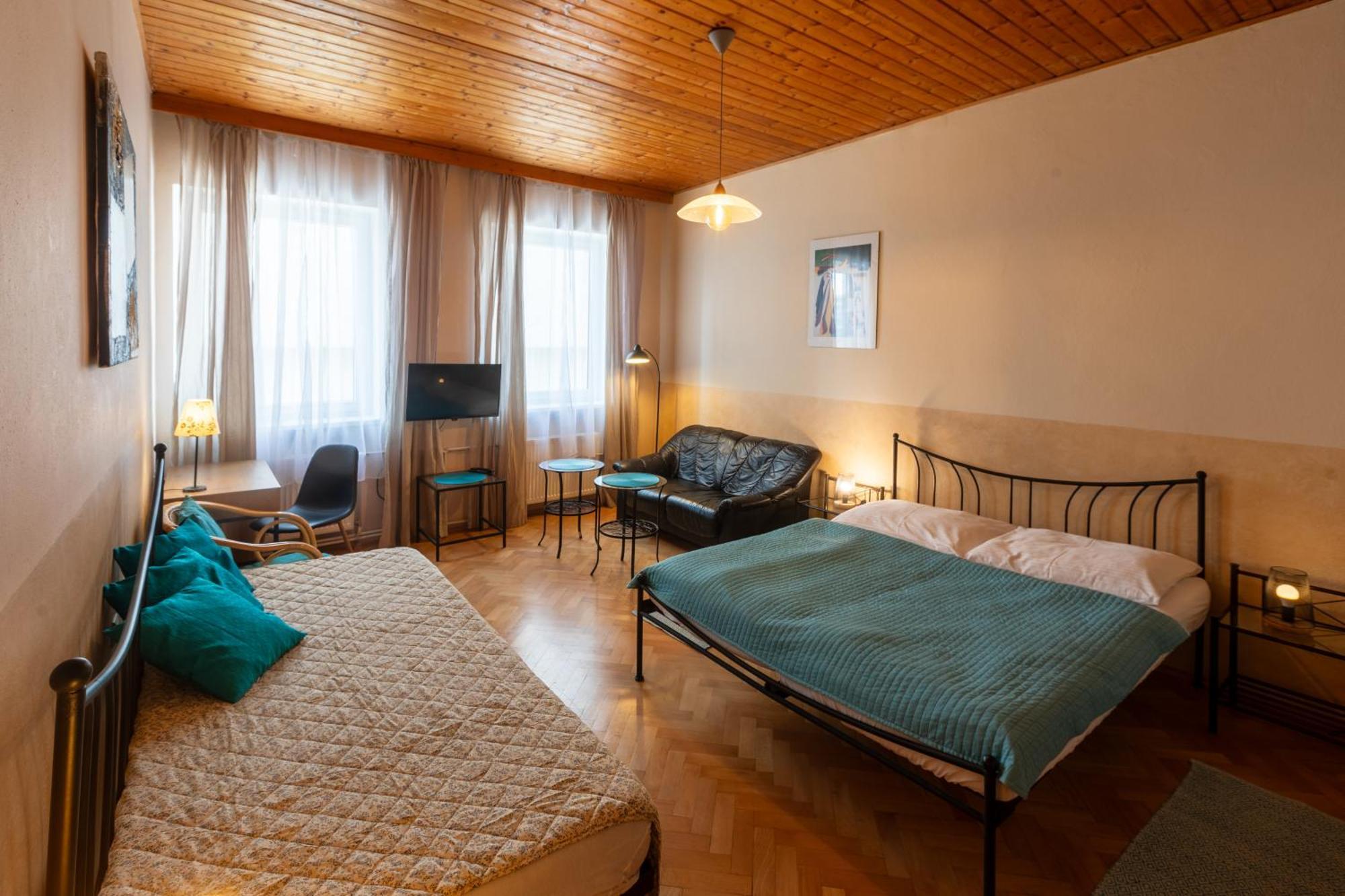 Hotel Atlas Ceske Budejovice Luaran gambar