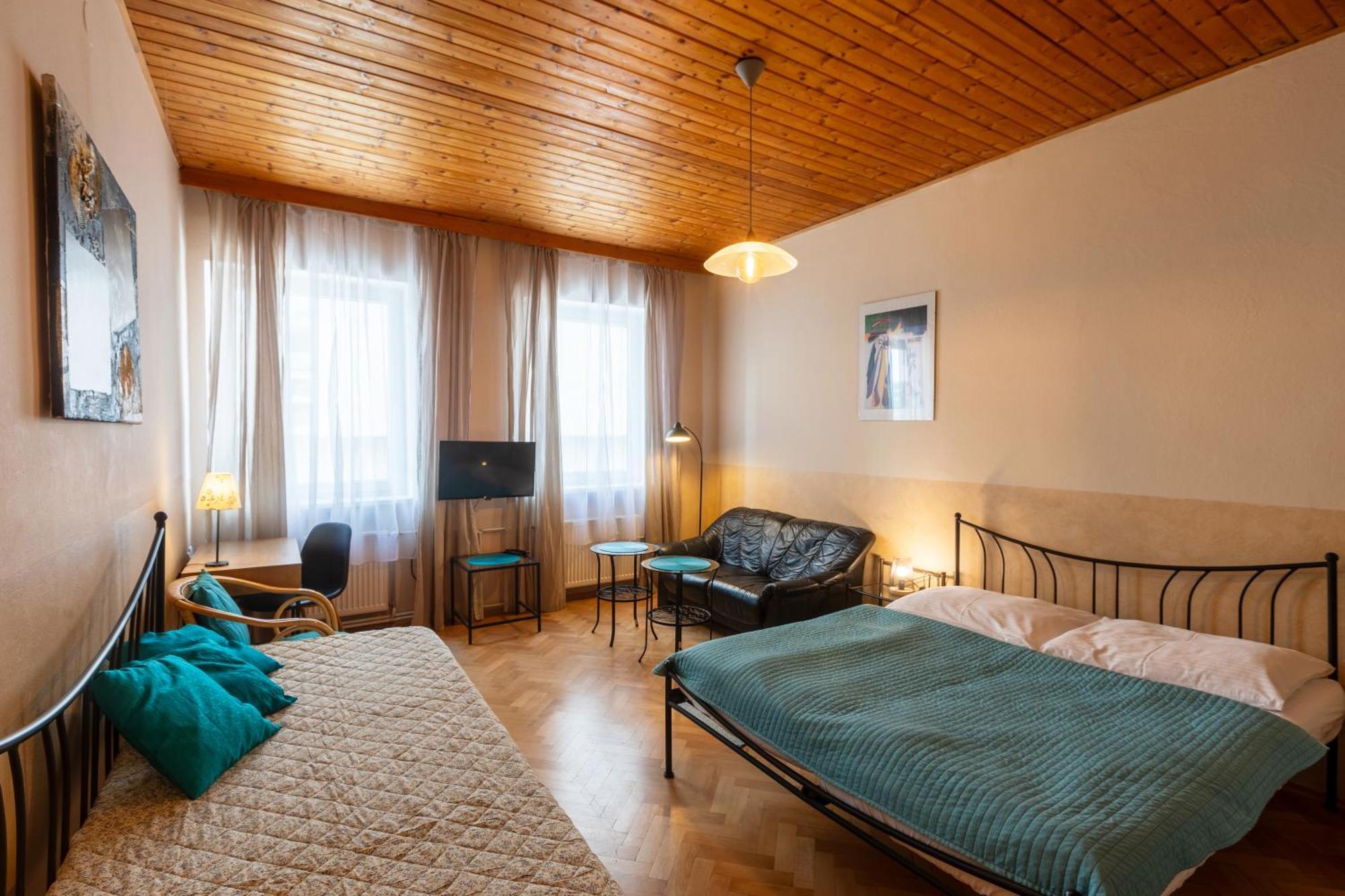 Hotel Atlas Ceske Budejovice Luaran gambar