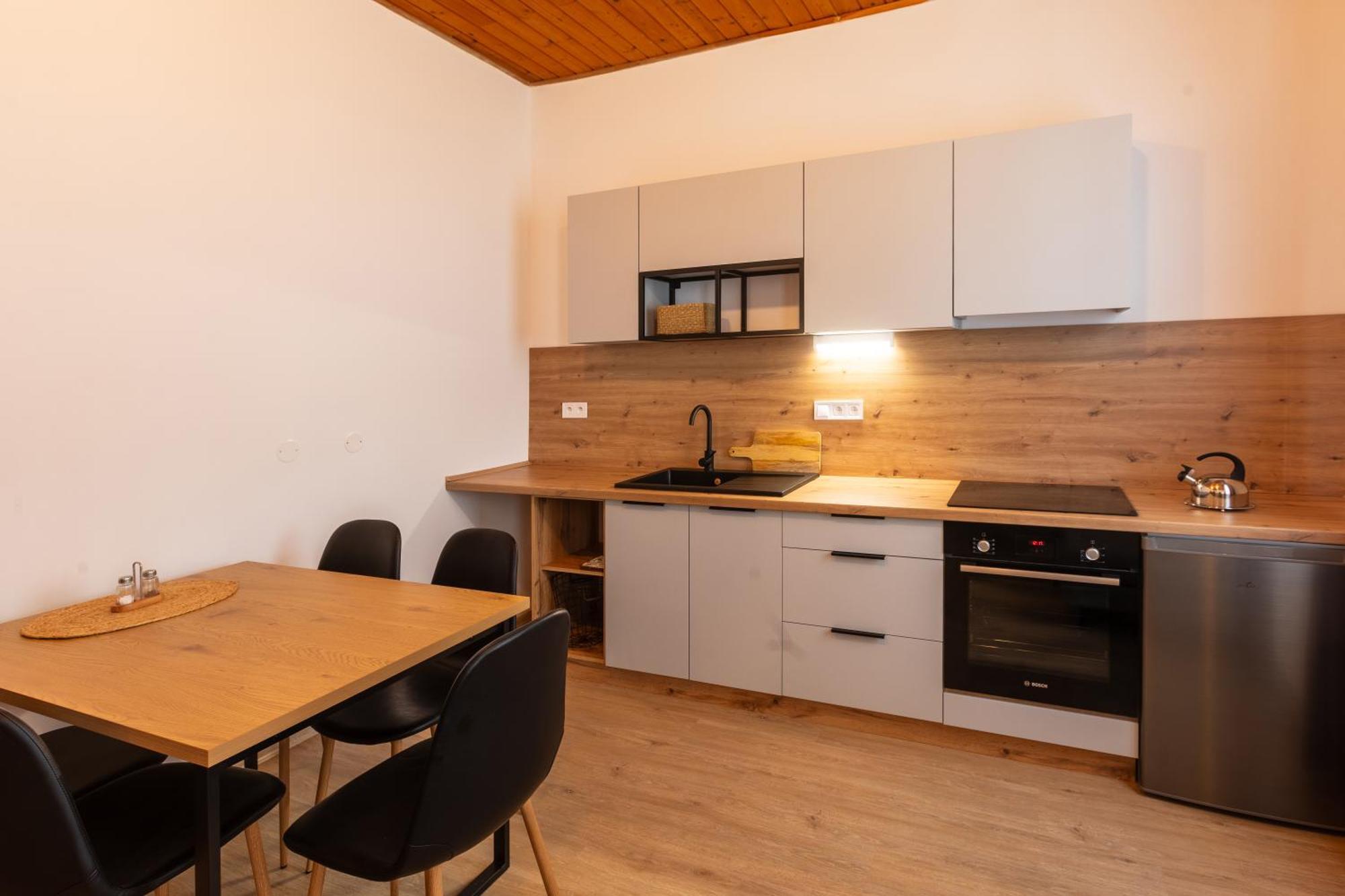 Hotel Atlas Ceske Budejovice Luaran gambar